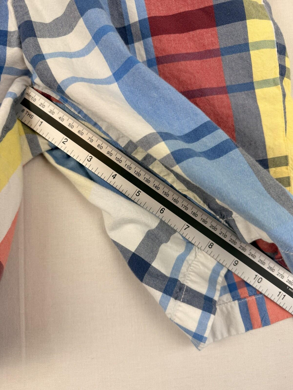 Tommy Hilfiger Shorts Mens Multicolor Plaid Flat Front Chino Size 32