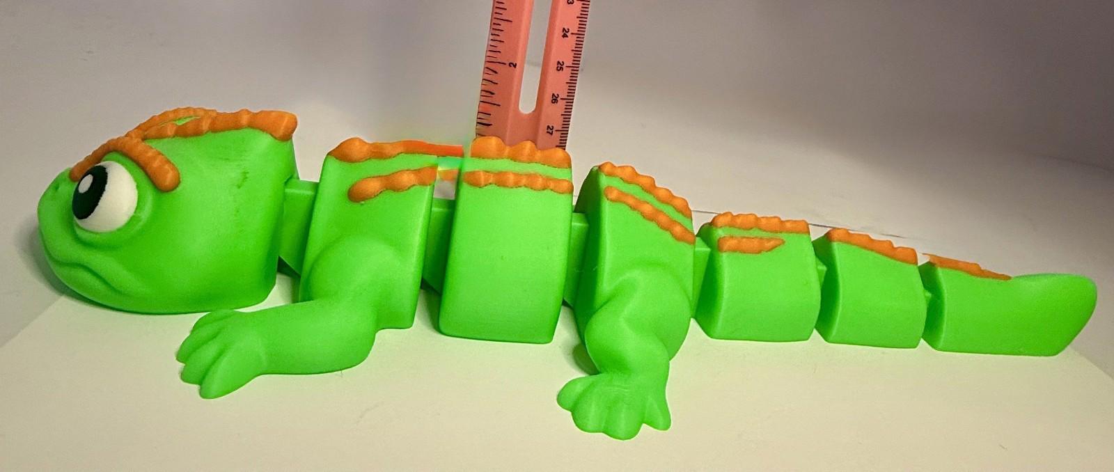 Large 3D Printed Articulated Lizard – Flexible Toy Figurine - 12 Inches
