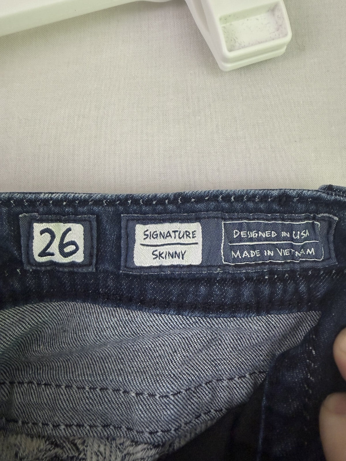 Miss Me Signature Skinny Jeans Womens Size 26 - Embroidered Floral - Low Rise