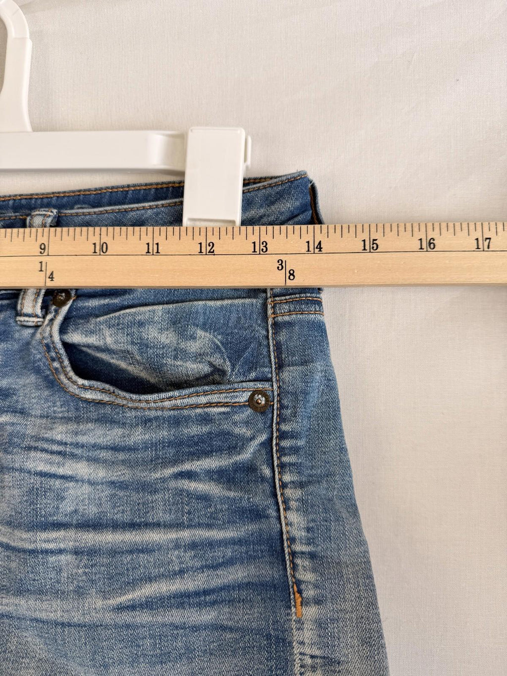 American Eagle Super Super Stretch Midi Womens Shorts Size 4