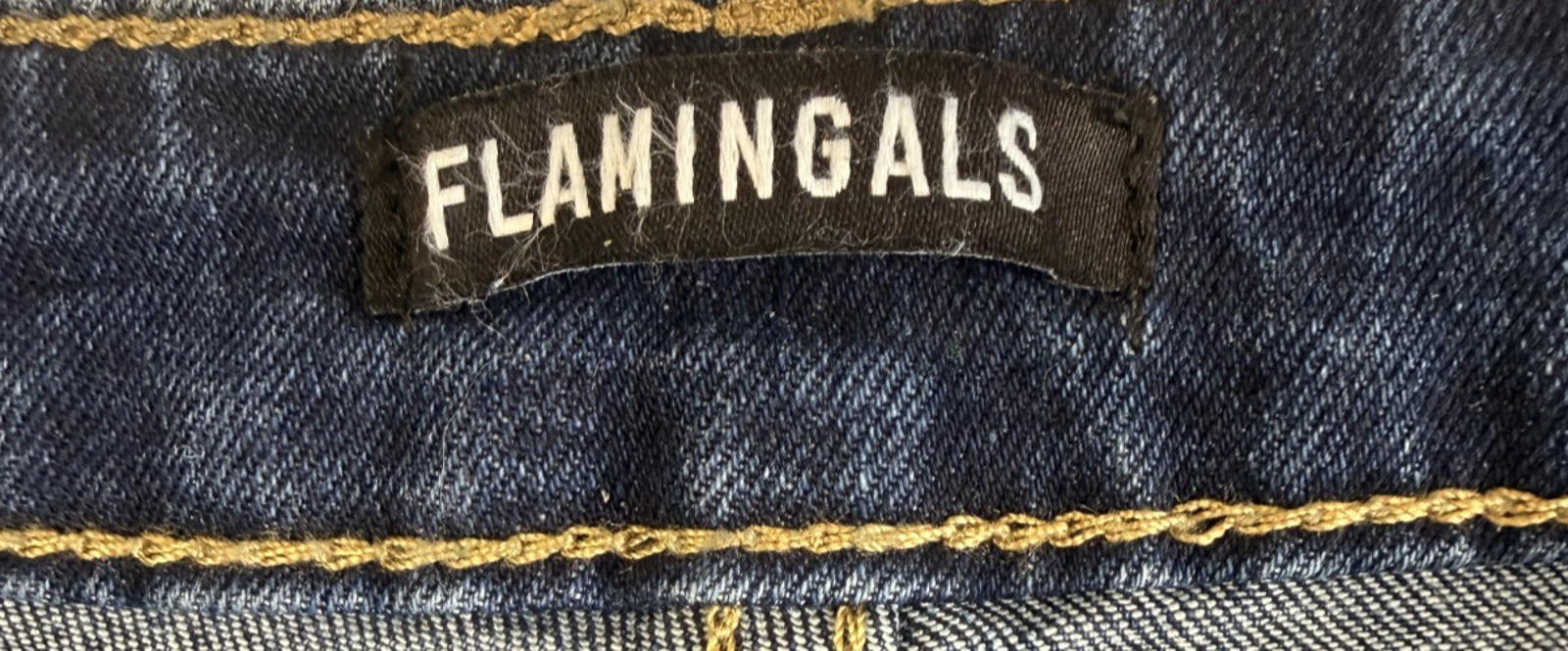 ☆ Flamingo Women's Low-Rise Bootcut Denim Jeans Size Small Blue Raw Hem