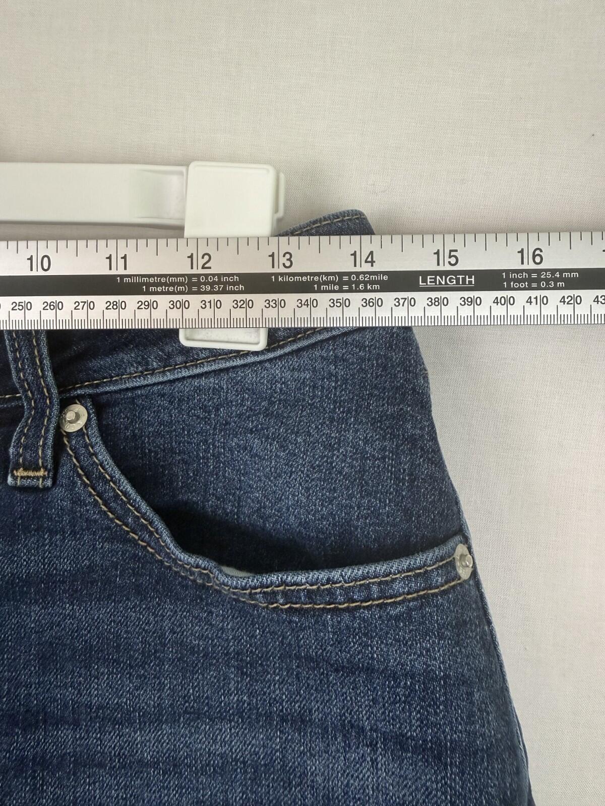 Levis A-Line Denim Shorts Dark Blue Size 28 Women's Classic 5-Pocket