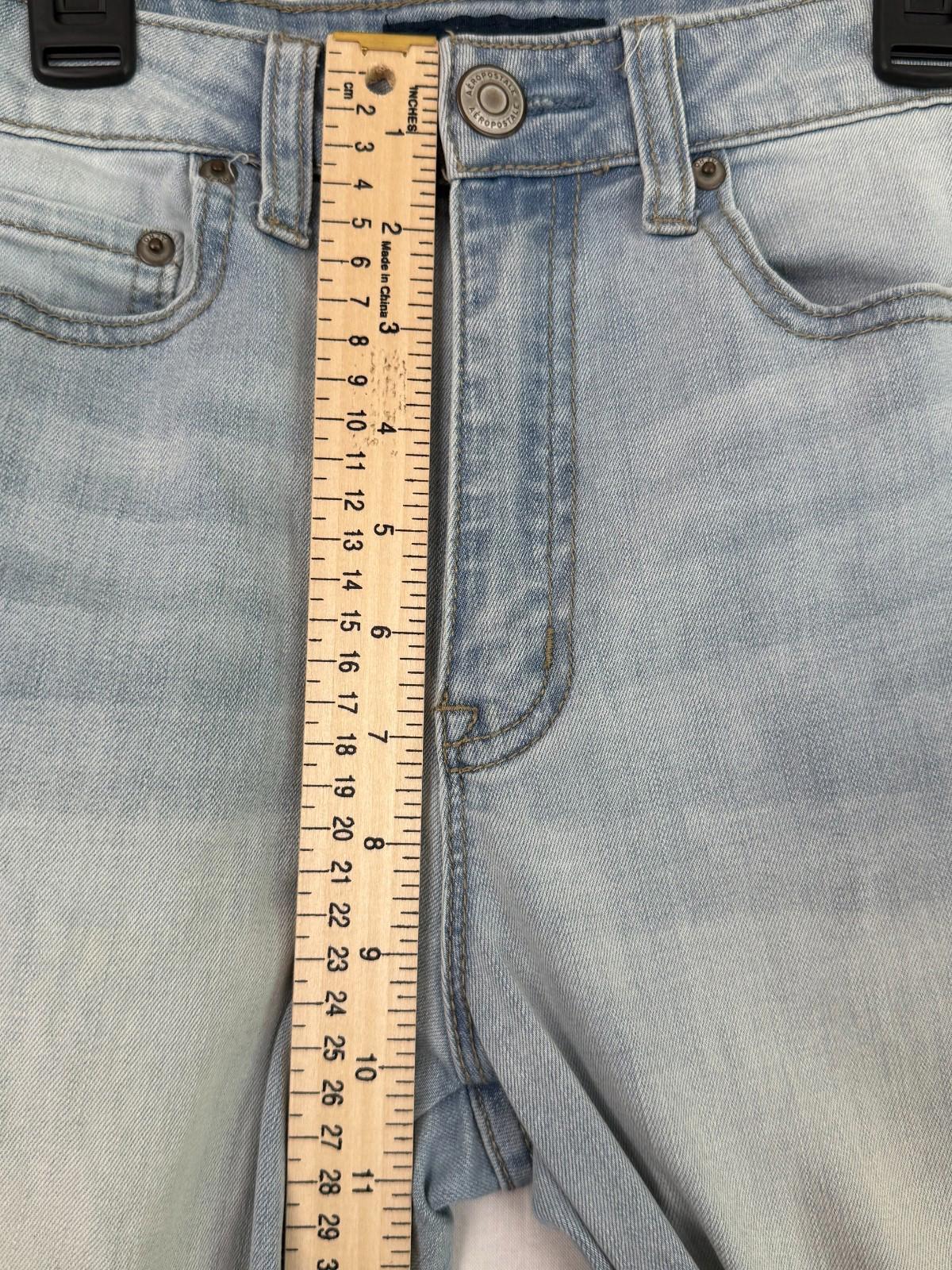 Aeropostale The Norma Jean Womens Sz 2 Light Wash
