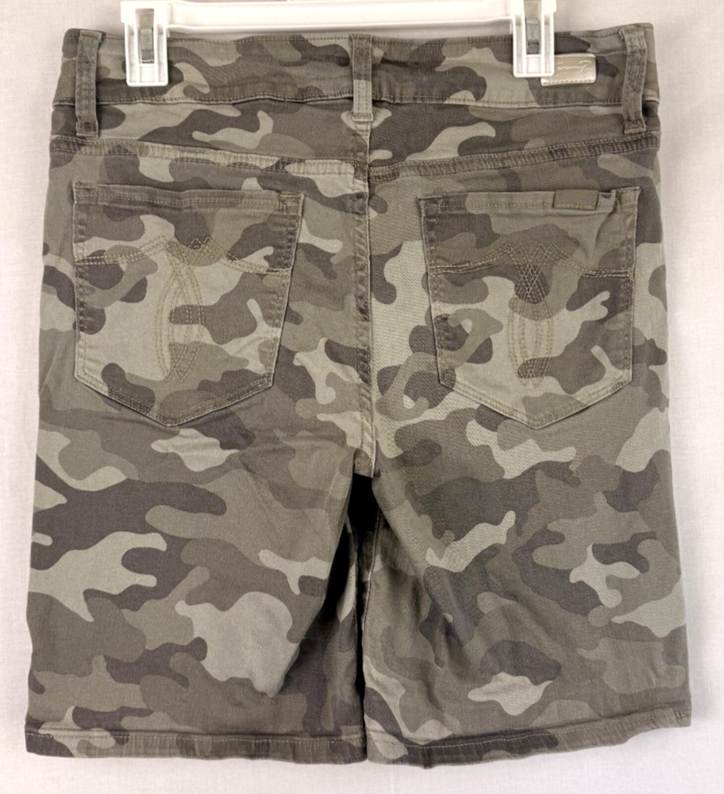 Seven 7 Shorts Womens Sz 12 Tummyless Bermuda Camo Denim Stretch Trendy Casual