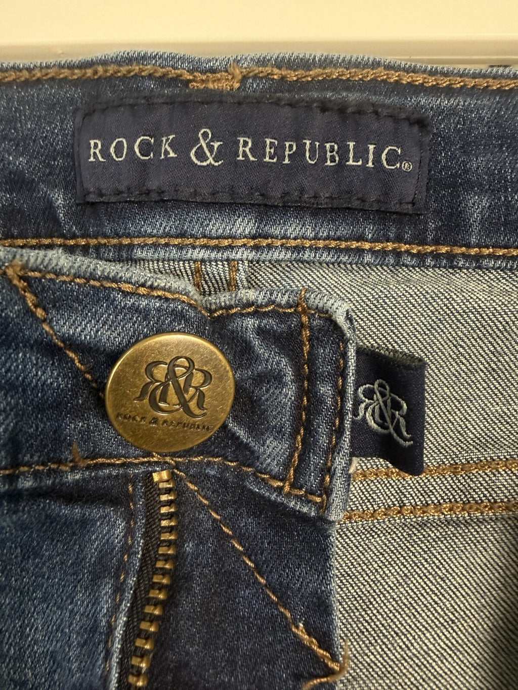 Rock And Republic Jeans Womens Size 10 With Cuffed Zipper Ankle
