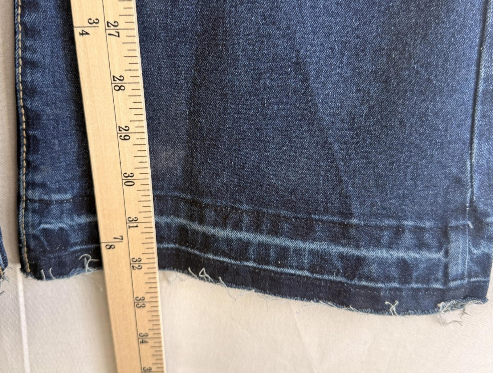 ☆ Flamingo Women's Low-Rise Bootcut Denim Jeans Size Small Blue Raw Hem