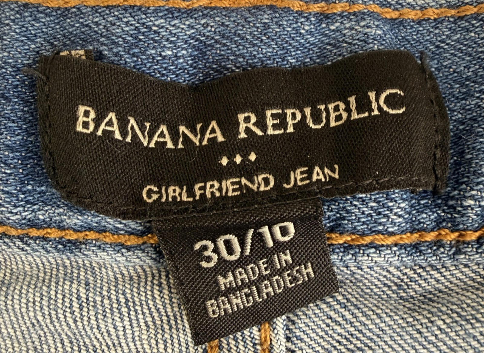 Banana Republic Girlfriend Jeans Women's Size 30/10 Raw Hem Distressed Wash