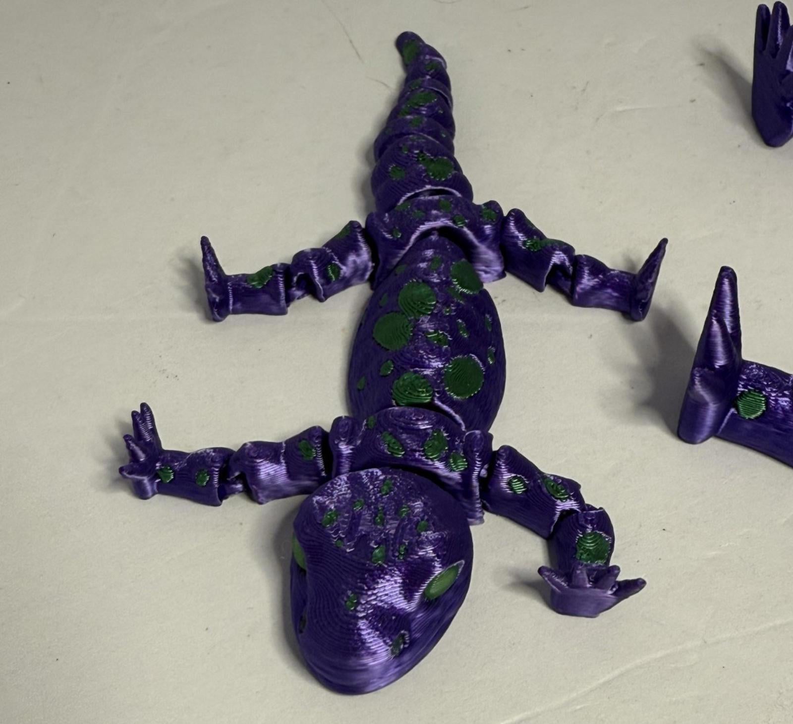 Flexi Salamander Mom and Baby - Glow in the Dark Eyes - 3D Printed PLA